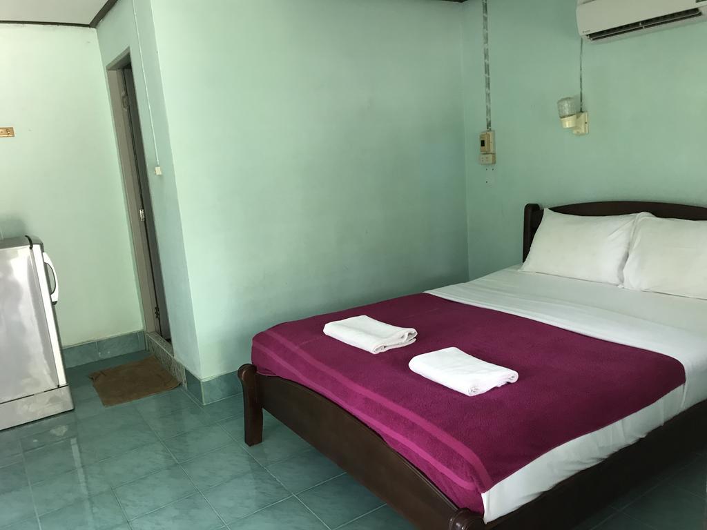 Cashew Nut Bungalows Hotel Ao Nang Exterior photo
