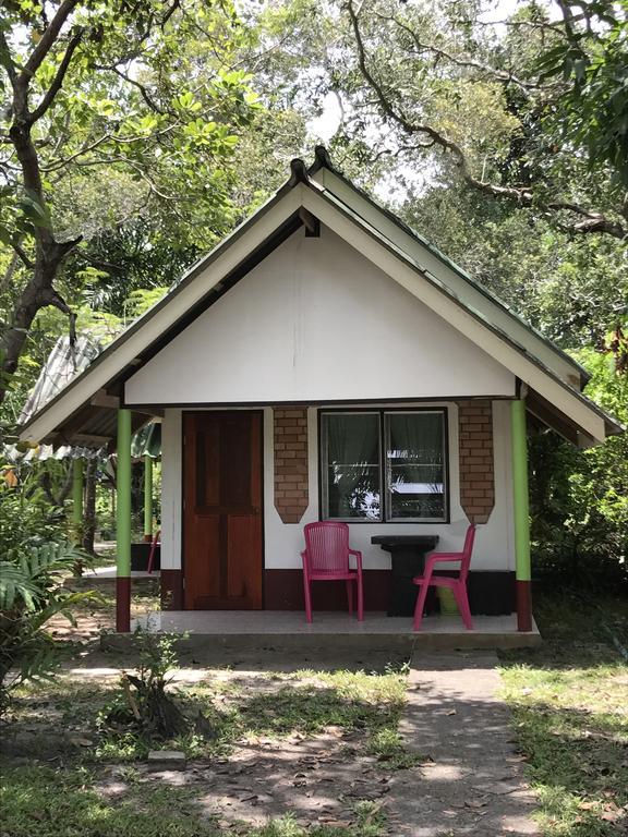 Cashew Nut Bungalows Hotel Ao Nang Exterior photo