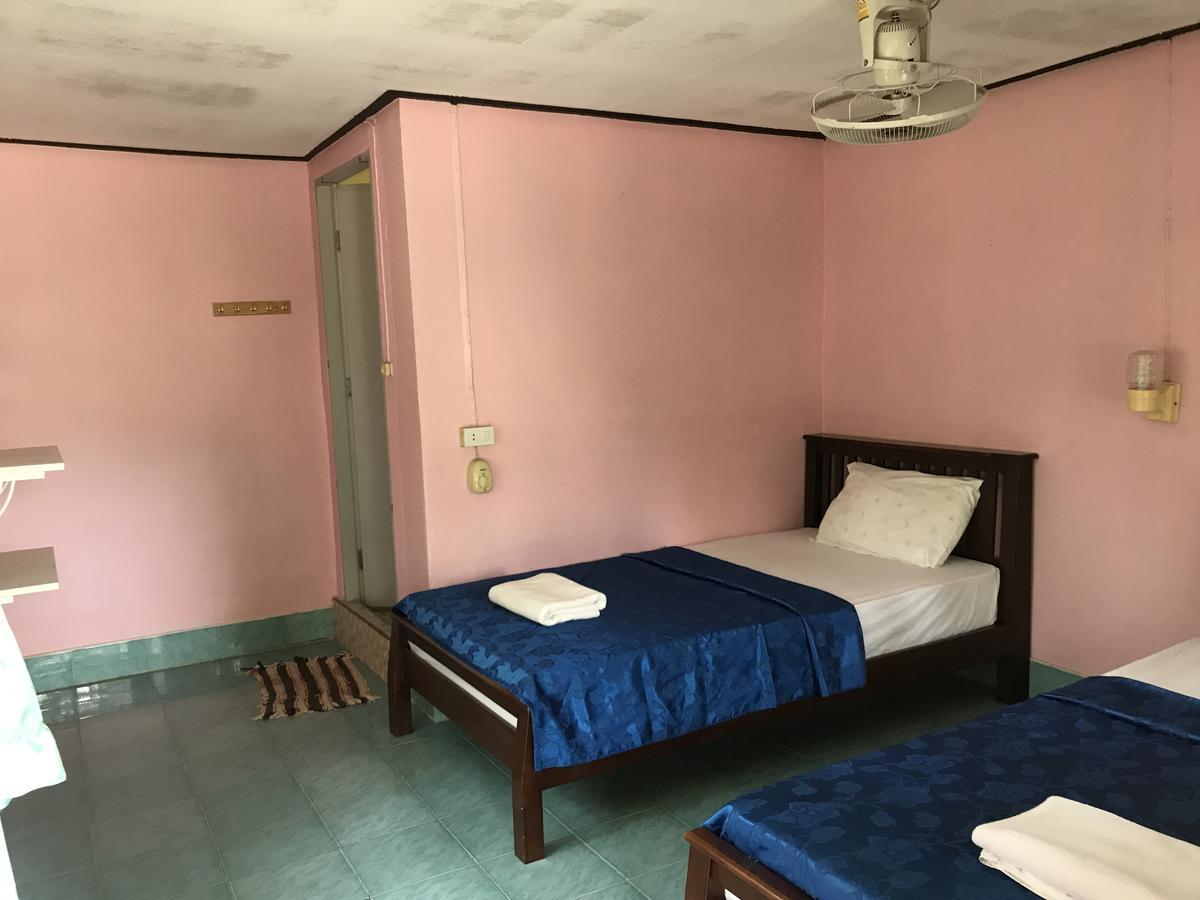 Cashew Nut Bungalows Hotel Ao Nang Exterior photo
